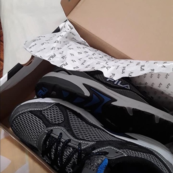 Men Shoes - Picture 2 of 7